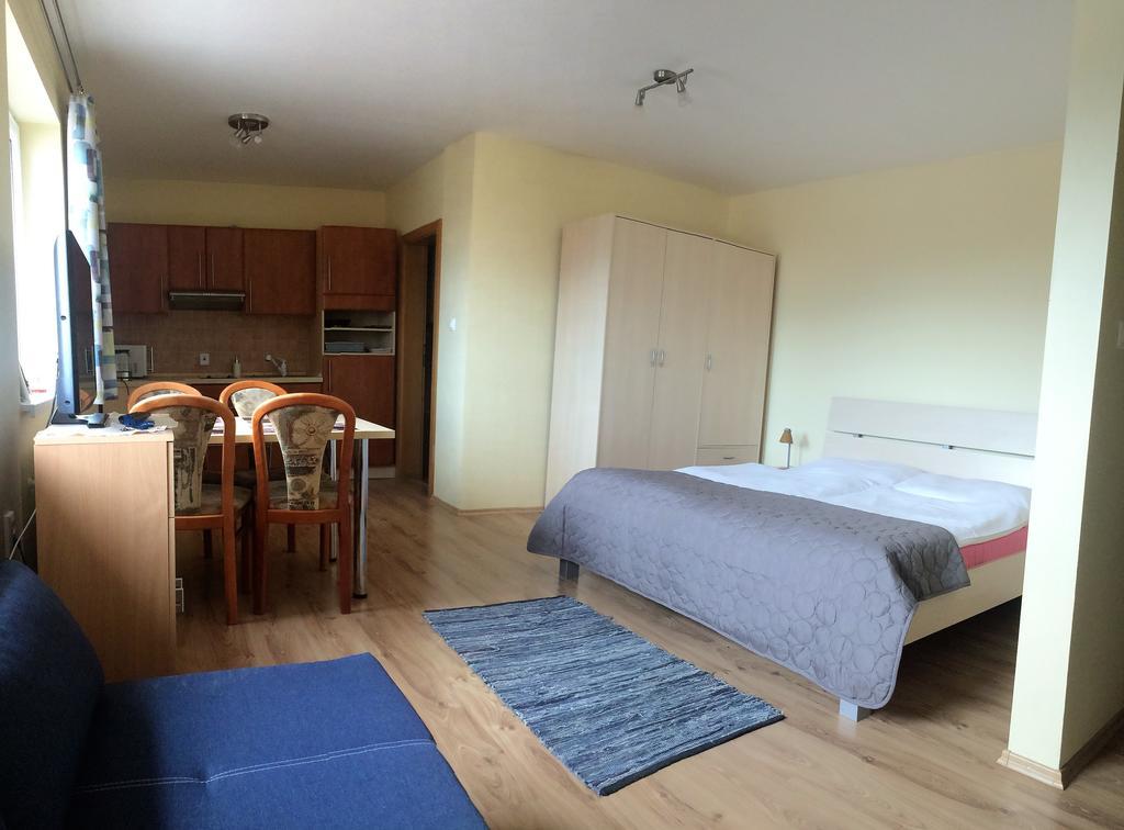 Beska Lägenhet Bešeňová Exteriör bild